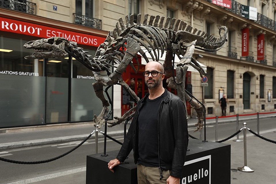 Fransa'da 150 milyon yıllık dinozor iskeleti açık artırmayla satılacak - 1