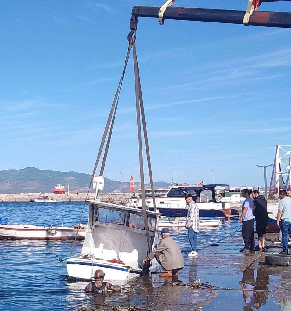 Bandırma'da lodos tekneleri batırdı - 1