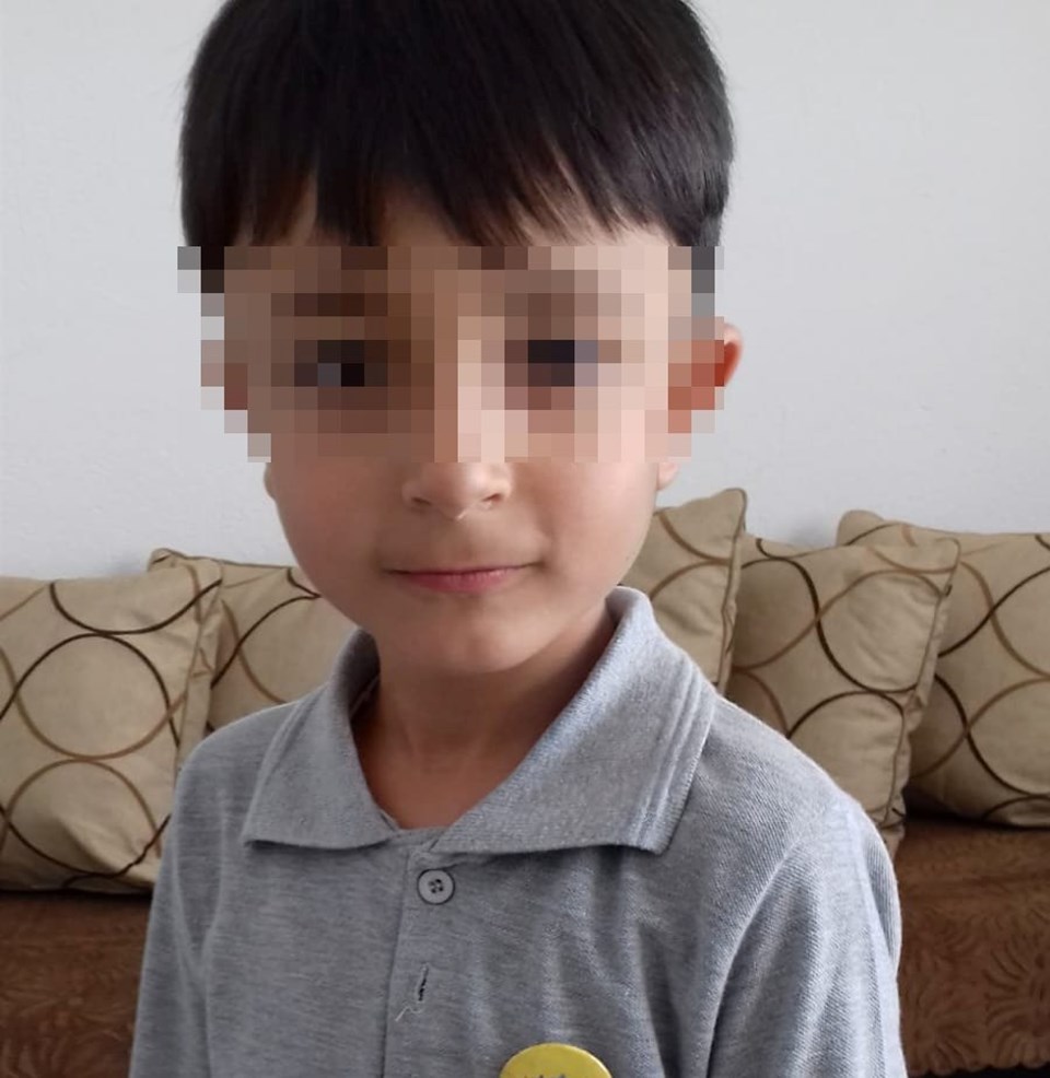 Okulda boğazı sıkılan Yusuf'un durumu ciddi: "Hayata tutunmaya çalışıyor" - 1