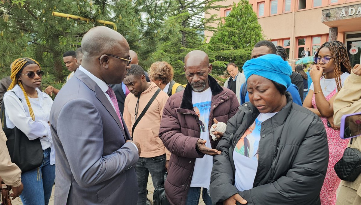 Filyos Çayı'nda cesedi bulunan Dina'nın duruşmasına Gabon Büyükelçisi de katıldı: Apartmanda keşif talebi reddedildi Filyos Çayı'nda cesedi bulunan Dina'nın duruşmasına Gabon Büyükelçisi de katıldı: Apartmanda keşif talebi reddedildi