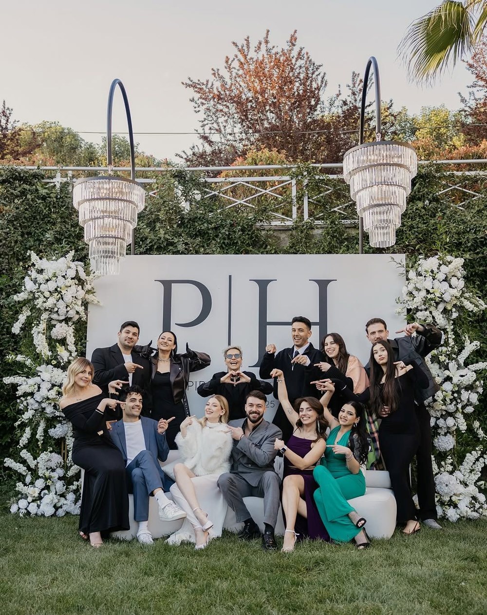 Survivor şampiyonu Hilmi Cem İntepe'den nişan pozları: Birinci adım atıldı 77 XQUg5X9cB0aygDbjACyFtQ