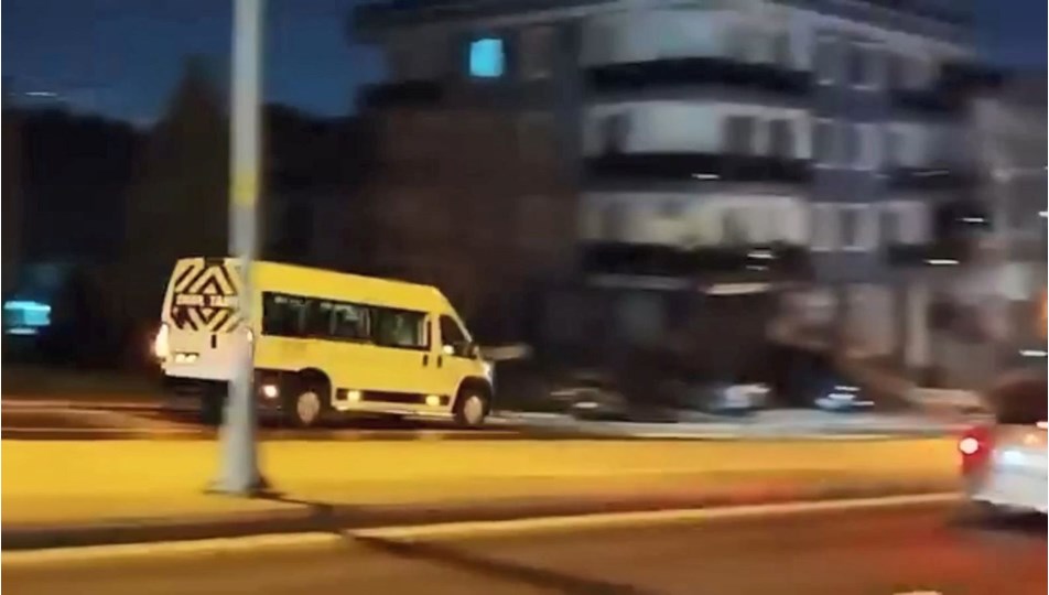 Ters yönden giden servise ceza