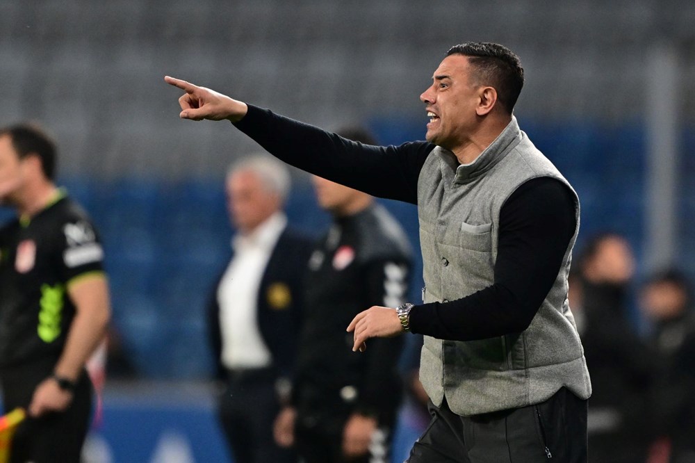 Çağdaş Atan'ı sinirlendiren soru: "Fenerbahçe'ye karşı penaltıyı ben kaçırdım, bilerek kaçırdım! Ayıp ediyorsunuz" 76 XS