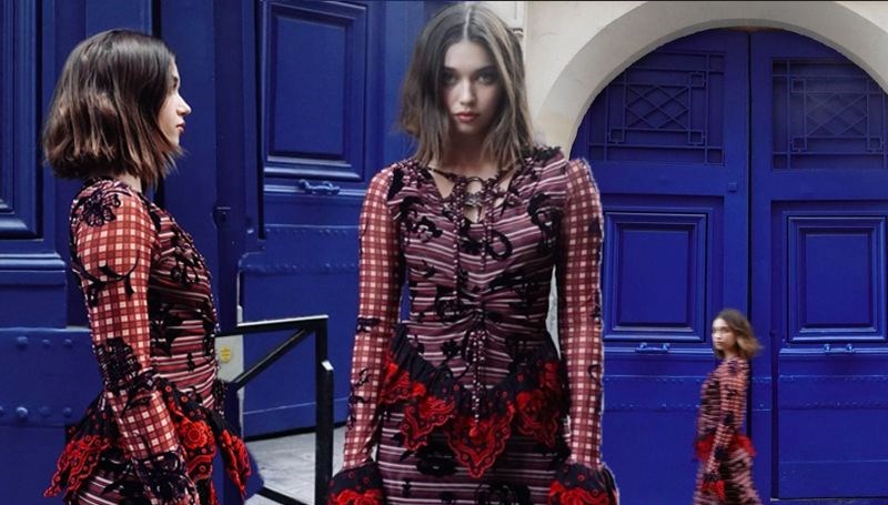 Afra Saraçoğlu'ndan Paris pozları: Hayatımın elbisesi