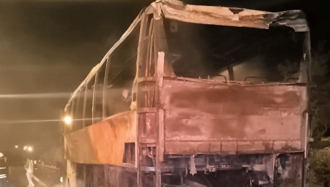 Adana'da yolcu otobüsünde yangın