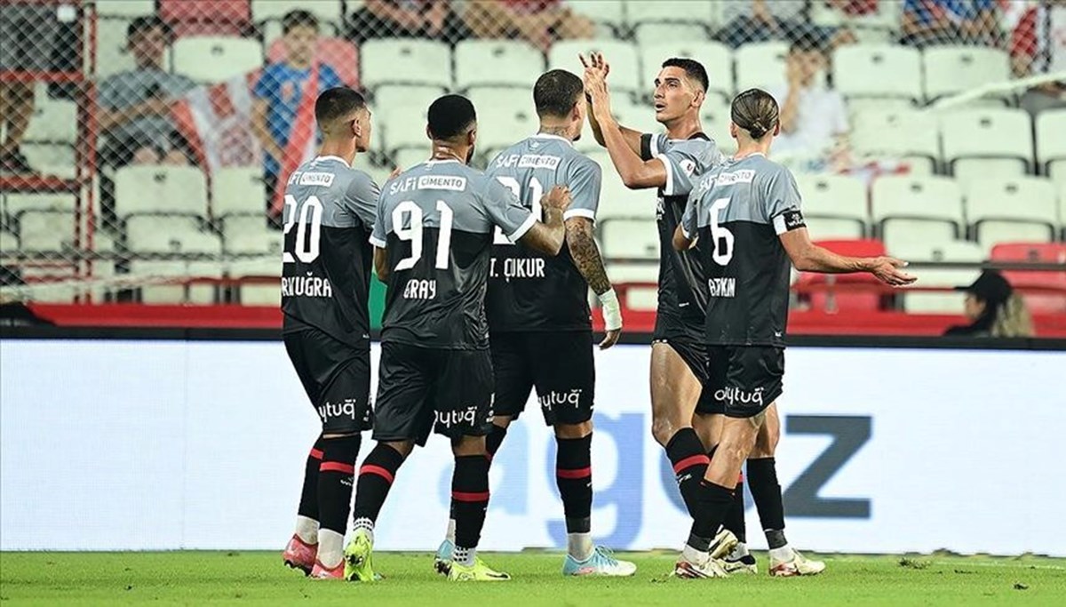 Fatih Karagümrük, ligde yarın Gaziantep FK ile karşılaşacak Fatih Karagümrük, ligde yarın Gaziantep FK ile karşılaşacak