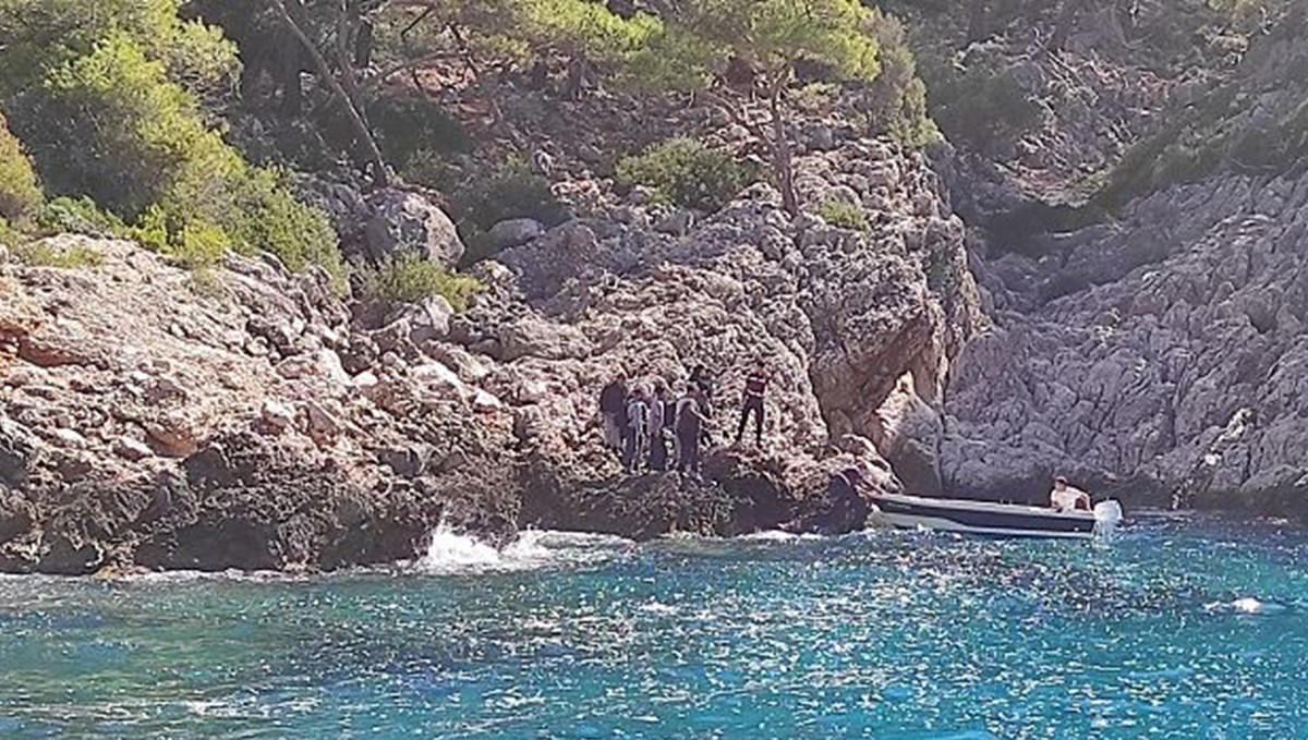 Fethiye'de 10 düzensiz göçmen yakalandı Fethiye'de 10 düzensiz göçmen yakalandı