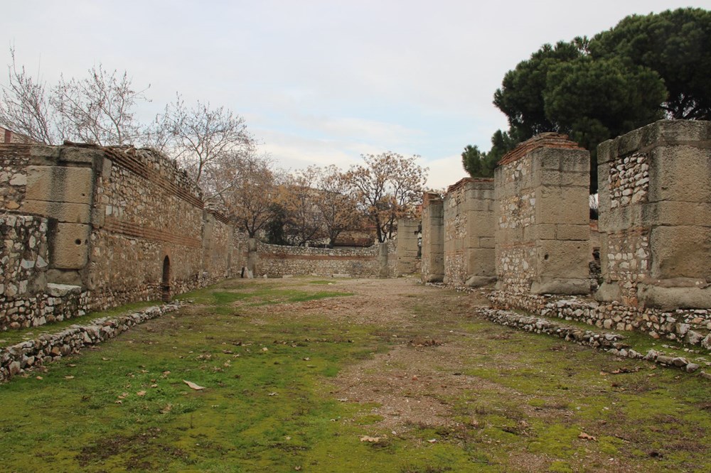 Akhisar'da antik şehirle modern şehir iç içe - 15
