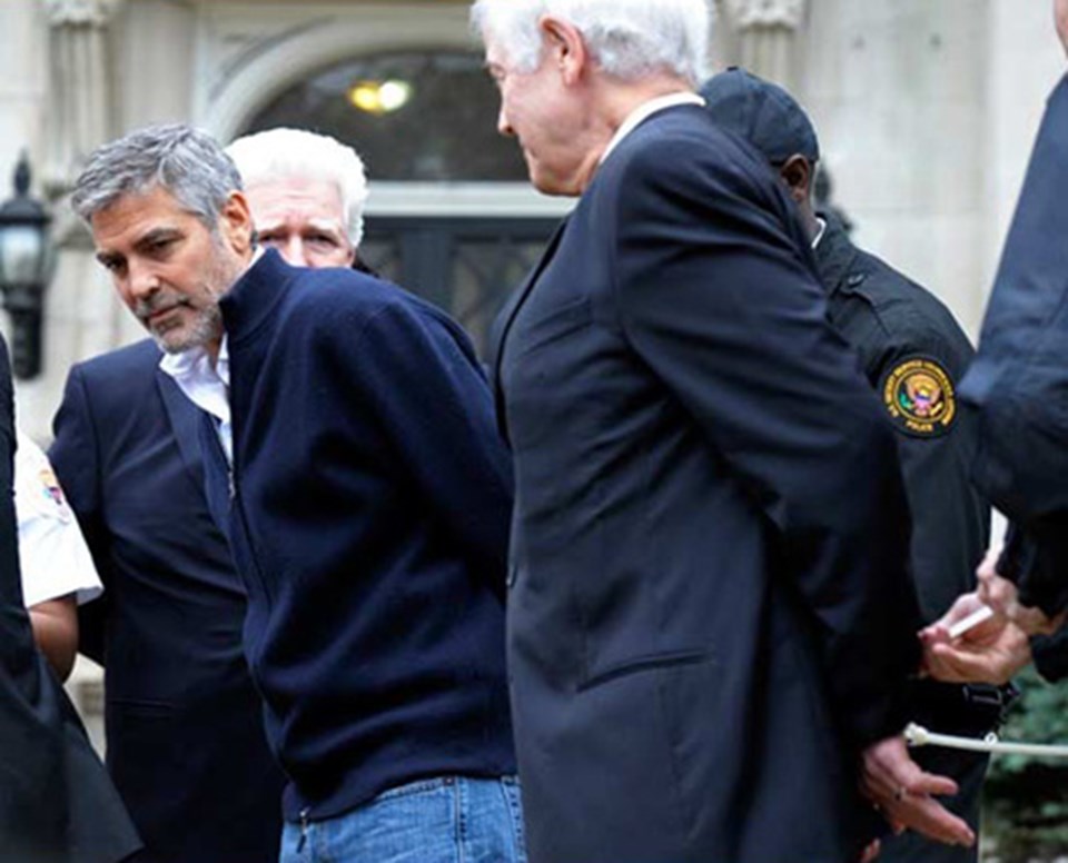 George Clooney gözaltına alındı - 1