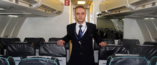 Uçakta doğdu, kabin memuru oldu Magazin Haberleri NTV
