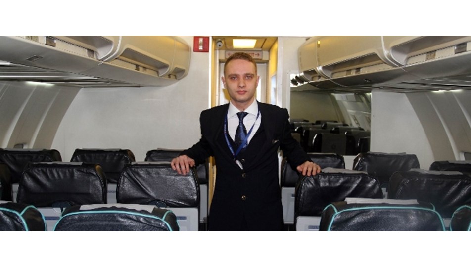 Uçakta doğdu, kabin memuru oldu Magazin Haberleri NTV Uçakta doğdu, kabin memuru oldu Magazin Haberleri NTV