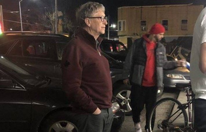 bill gates hamburger kuyrugunda