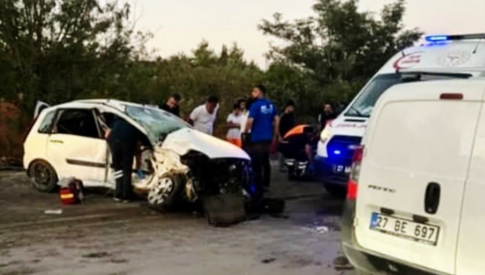 Otomobiller çarpıştı: Bir ölü, 3 yaralı