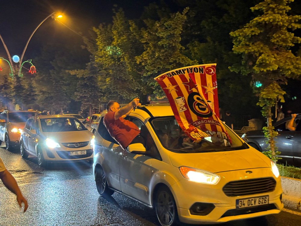 Galatasaray şampiyon oldu taraftar sokağa döküldü - 28