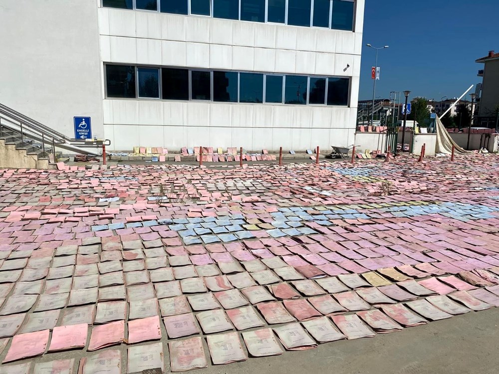 Bartın'da sel sonrası 70 bin evrakı sererek kurutma - 4