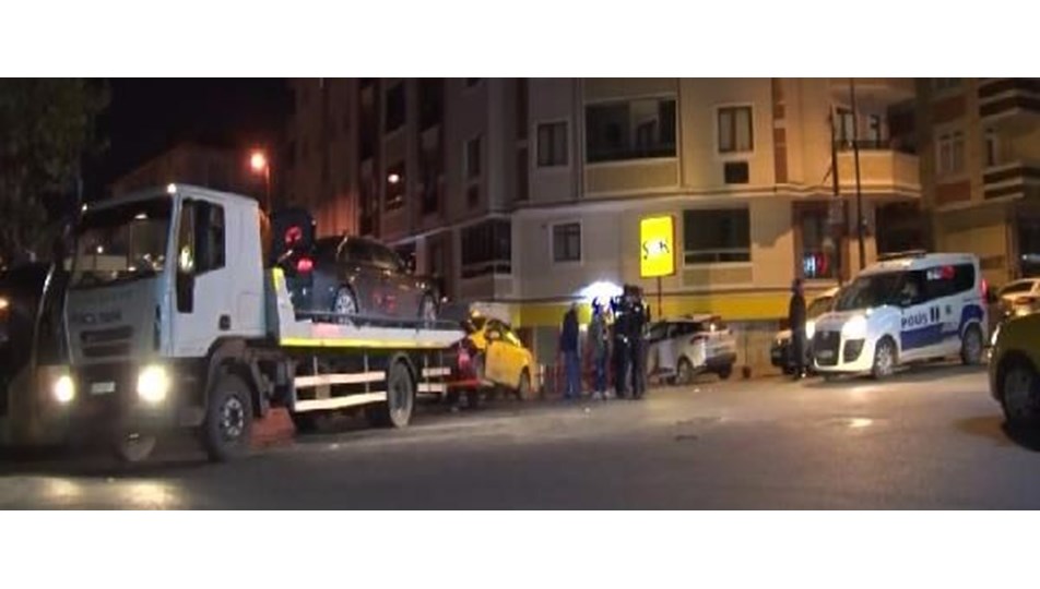 Polisin 'dur' ihtarına uymadılar, kaza yapınca yaya olarak kaçtılar