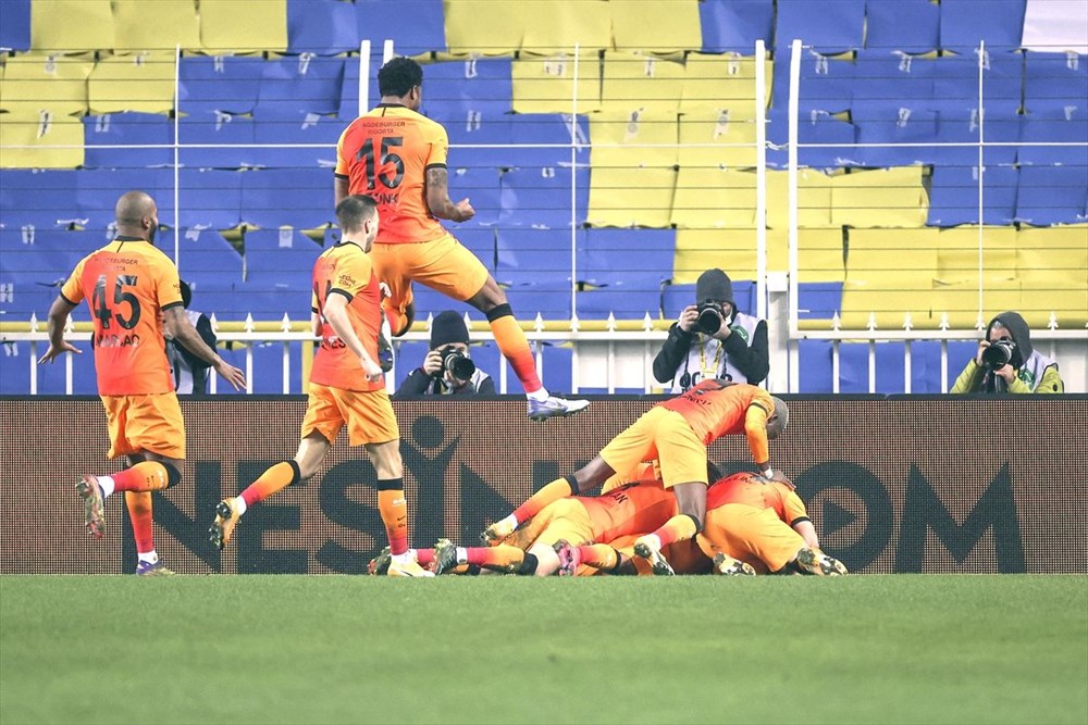 Derbide kazanan Galatasaray - 28