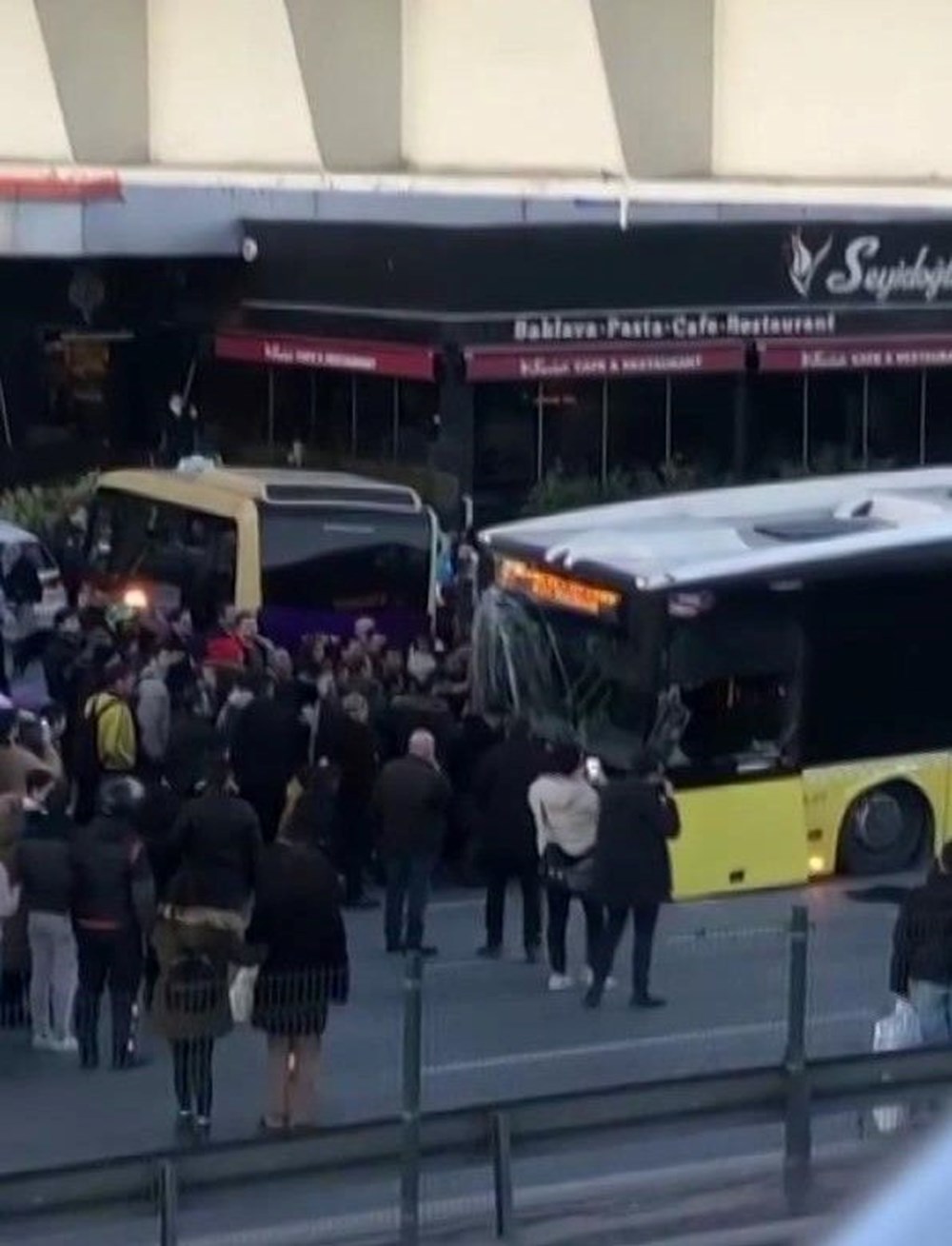 Bahçelievler'deki İETT kazasında şoför ile yolcuların ifadesi tutmadı - 7