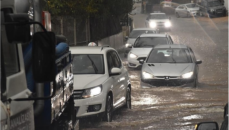 Hava durumu: Meteoroloji'den şiddetli yağış uyarısı (İstanbul ve 8 il için ''sarı kodlu'' uyarı)