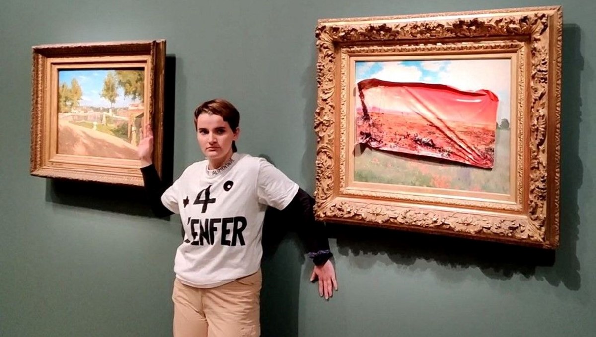 İklim eylemcileri bir sanat eserini daha tahrip etti: Monet tablosuna poster yapıştırdı İklim eylemcileri bir sanat eserini daha tahrip etti: Monet tablosuna poster yapıştırdı