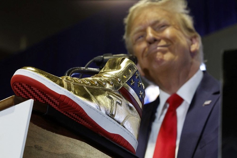Trump'tan ilginç seçim kampanyası: Ayakkabı ve parfüm satışına başladı - 3