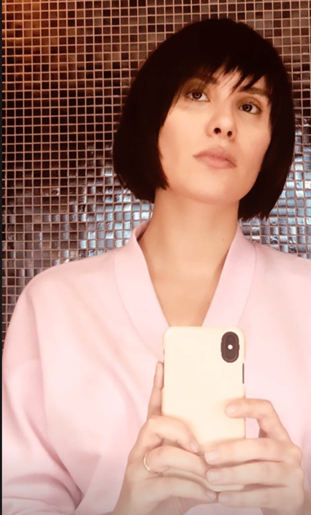 Afra Saraçoğlu'ndan yeni imaj: Sarışın oldu (Ünlülerin değişimi) 241 Xb USyuzqUOXKQ9mqHenQQ