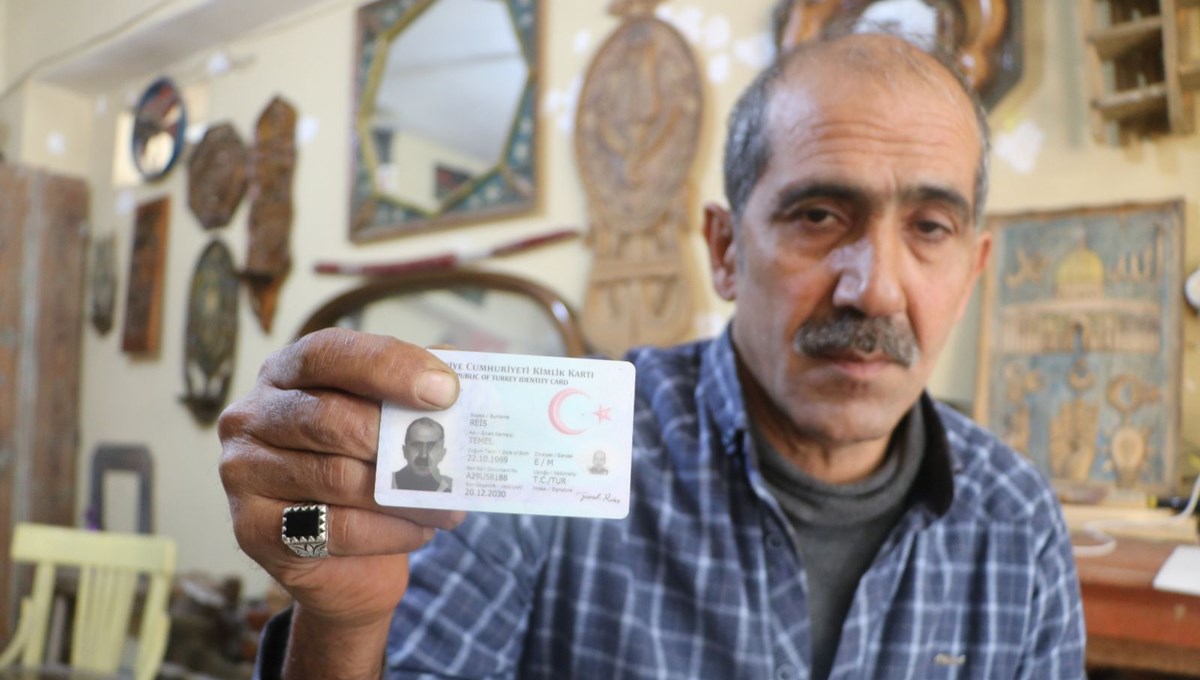 Lazlara sevgisinden ismini Temel Reis olarak değiştirdi Lazlara sevgisinden ismini Temel Reis olarak değiştirdi