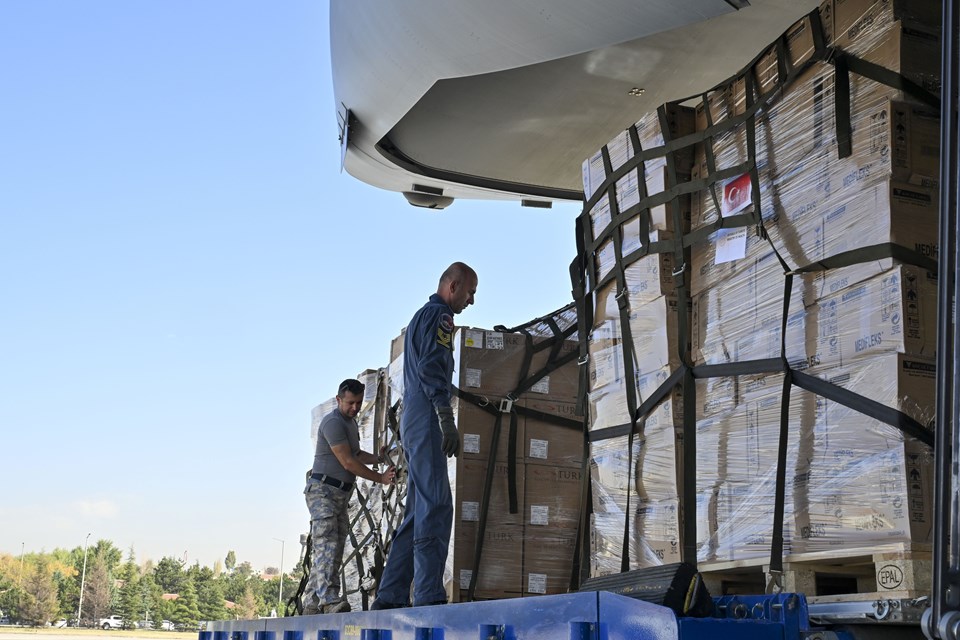 Türkiye'den Gazze'ye yardım eli: Uçak Mısır'a ulaştı - 1