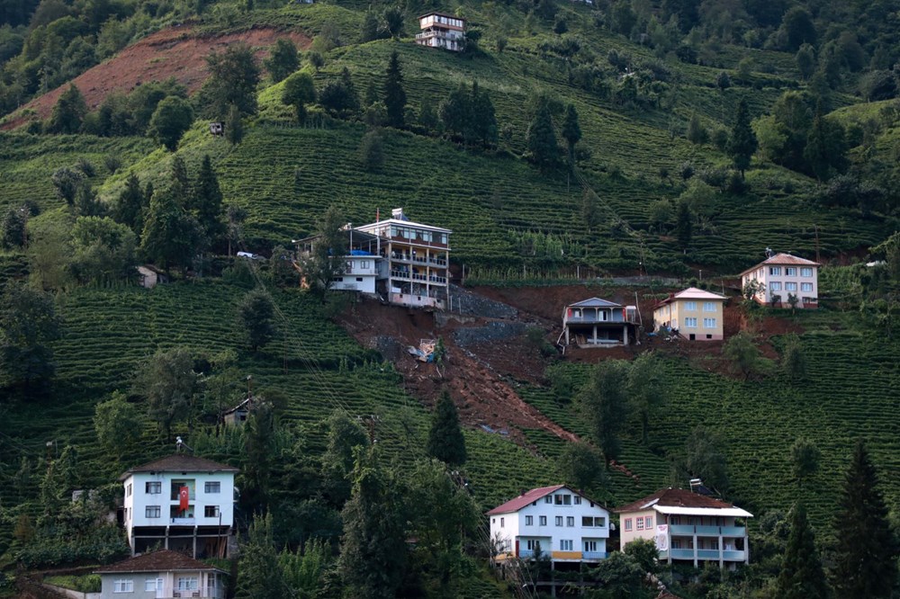 Rize’de sel ve heyelan afetinin hasarı gün ağarınca ortaya çıktı - 33