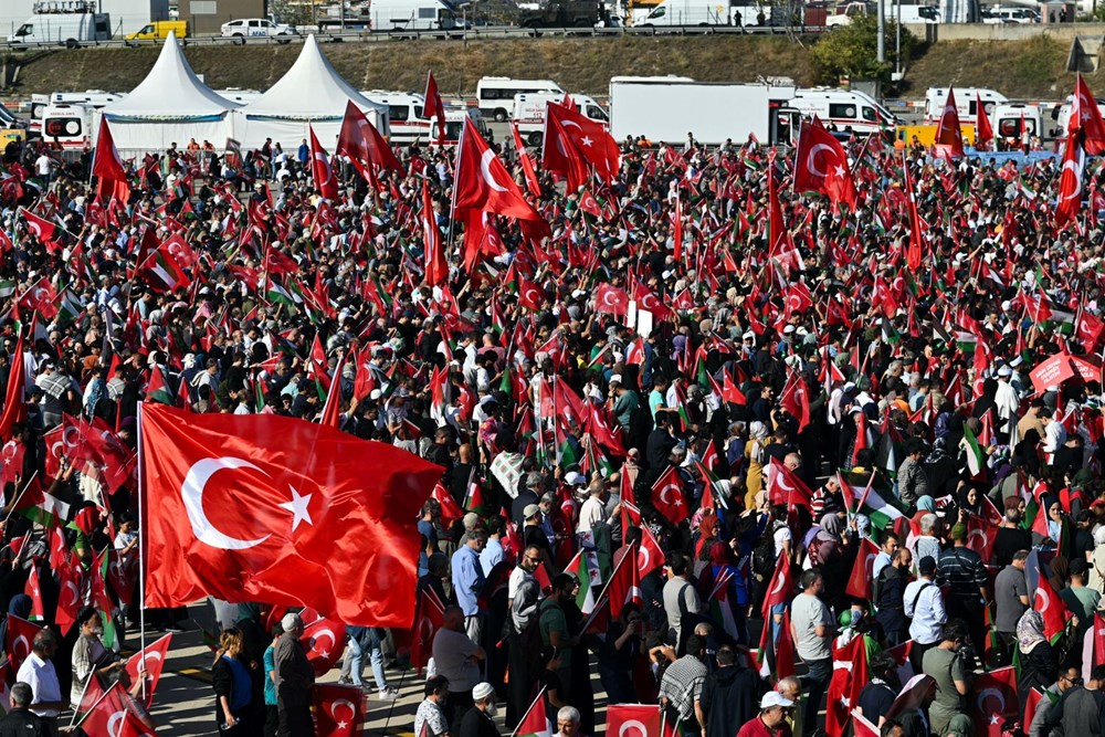 Atatürk Havalimanı’nda Gazze’ye destek mitingi | İsrail’in
saldırıları lanetlendi - 7