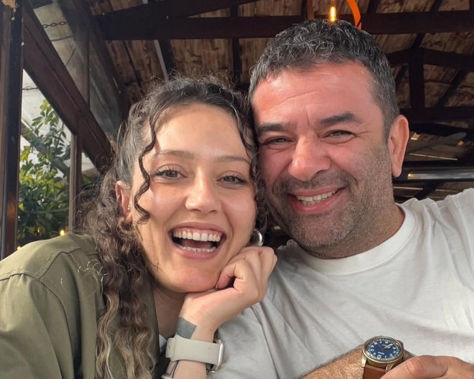 Bülent Şakrak'tan sevgilisi Duygu Arabacıoğlu ile ilk paylaşım - 1