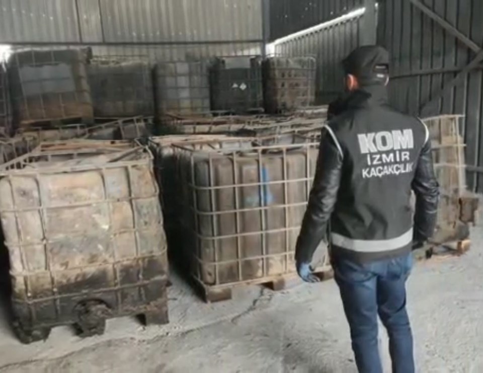 İzmir'de 1 milyon litre kaçak akaryakıt ele geçirildi - 1