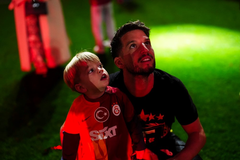Galatasaray'da şampiyonluk kutlamasının planı belli oldu: Dünyaca ünlü sanatçı geliyor - 5