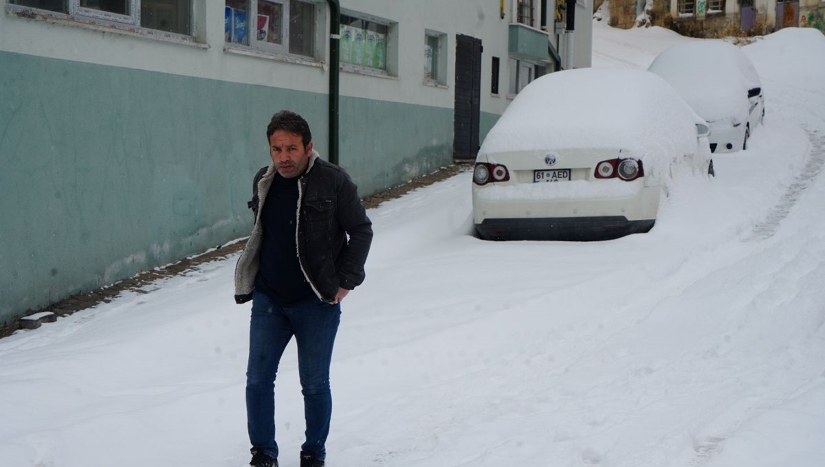 Mart kapıdan baktırdı: Bir il güne kar yağışıyla uyandı