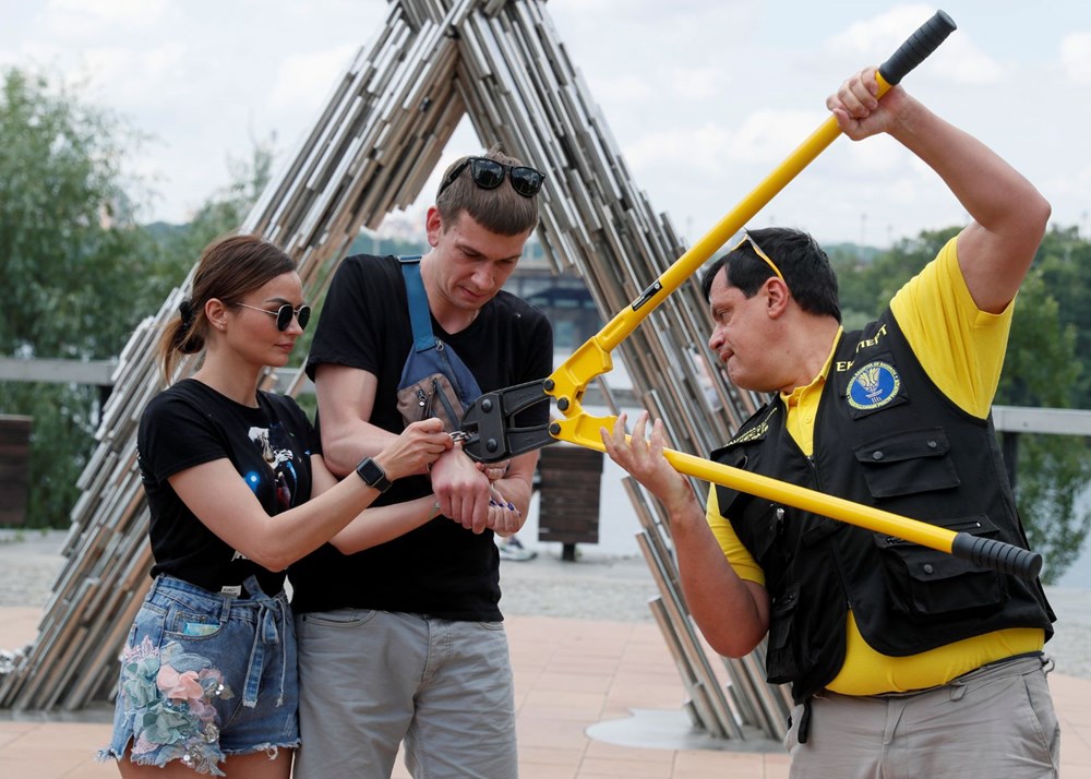 Ayrılmaz ikiliyi kelepçeler de tutamadı: 123 gün sonra ilişkilerini bitirdiler - 4
