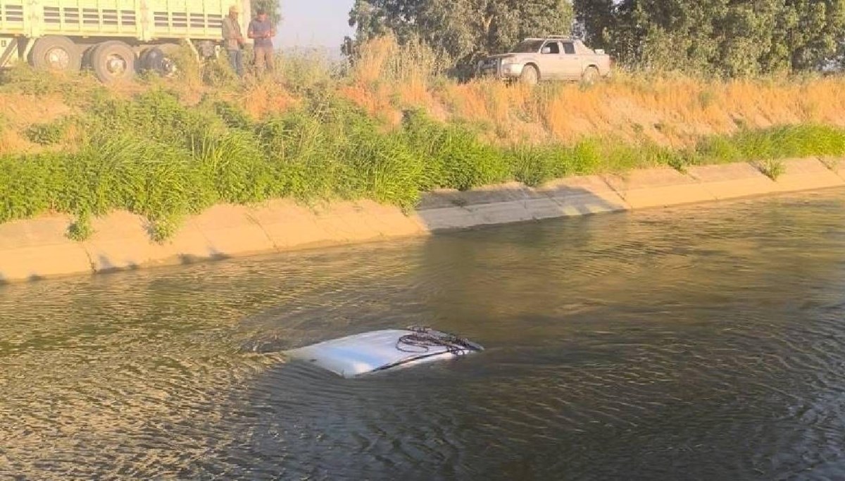 Sulama kanalına uçan pikapta öldü