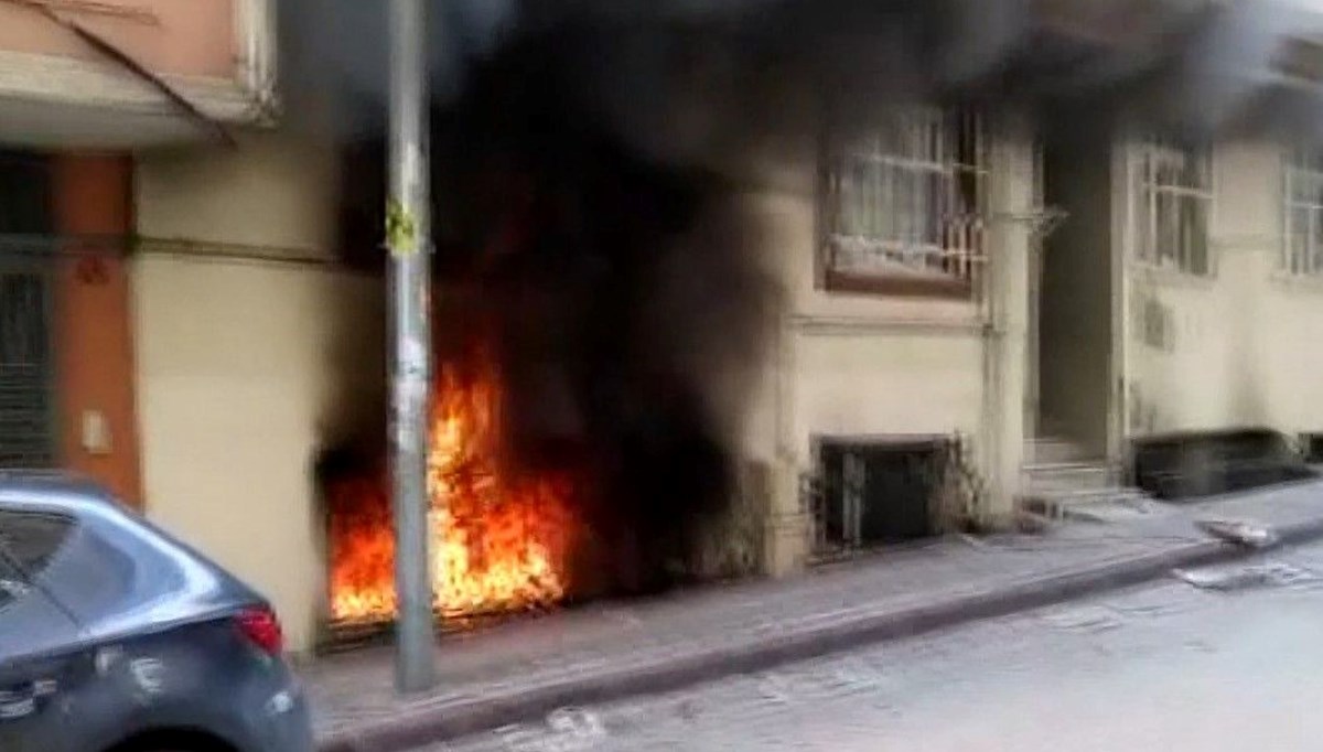 İstanbul'da 4 katlı binada yangın: Can pazarı yaşandı