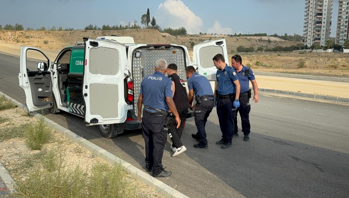Adana'da yol kenarında ceset bulundu