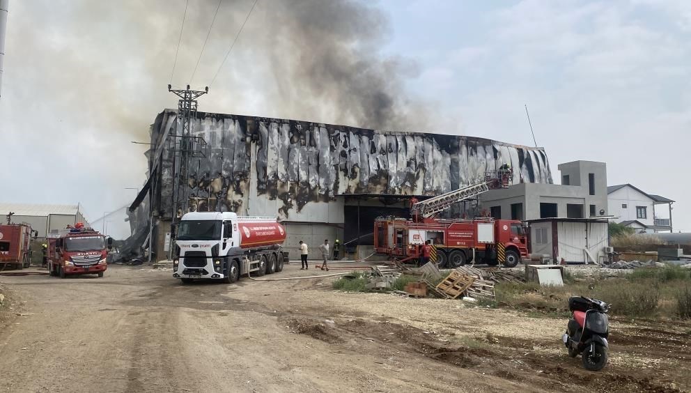 Mersin'de fabrika yangını