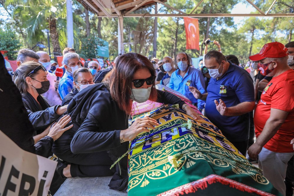 Sunucu Dilay Kemer son yolculuğuna uğurlandı - 7