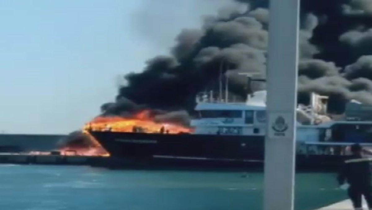 Beylikdüzü Su Ürünleri Hali'nde yangın