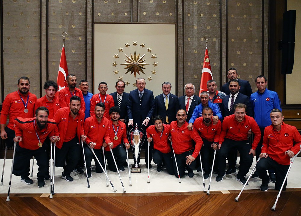 Cumhurbaşkanı Erdoğan, Ampute Futbol ile Tekerlekli Cumhurbaşkanı Erdoğan, Ampute Futbol ile Tekerlekli