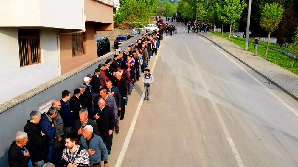 İnegöl'de Bayramlaşma Geleneği: 1 Kilometrelik Sevgi Seli 73
