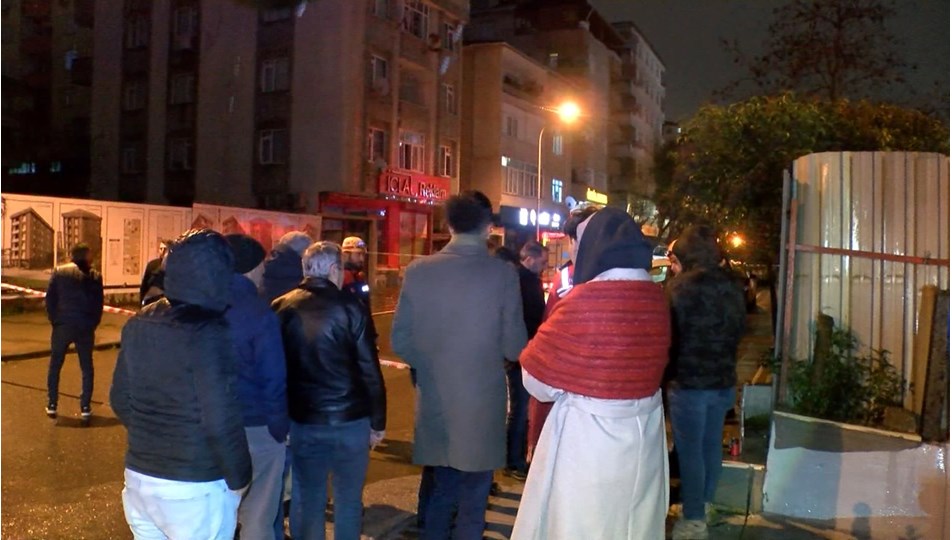 Tuzla'da kolonlarından ses gelen 4 katlı bina boşaltıldı