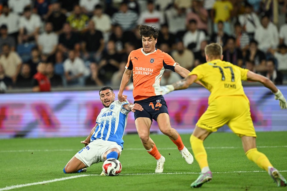 Başakşehir, tur şansını zora soktu: İstanbul'da 3 gol - 1