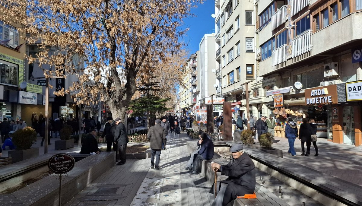 Eskişehir'de güneşli havanın tadını çıkardılar