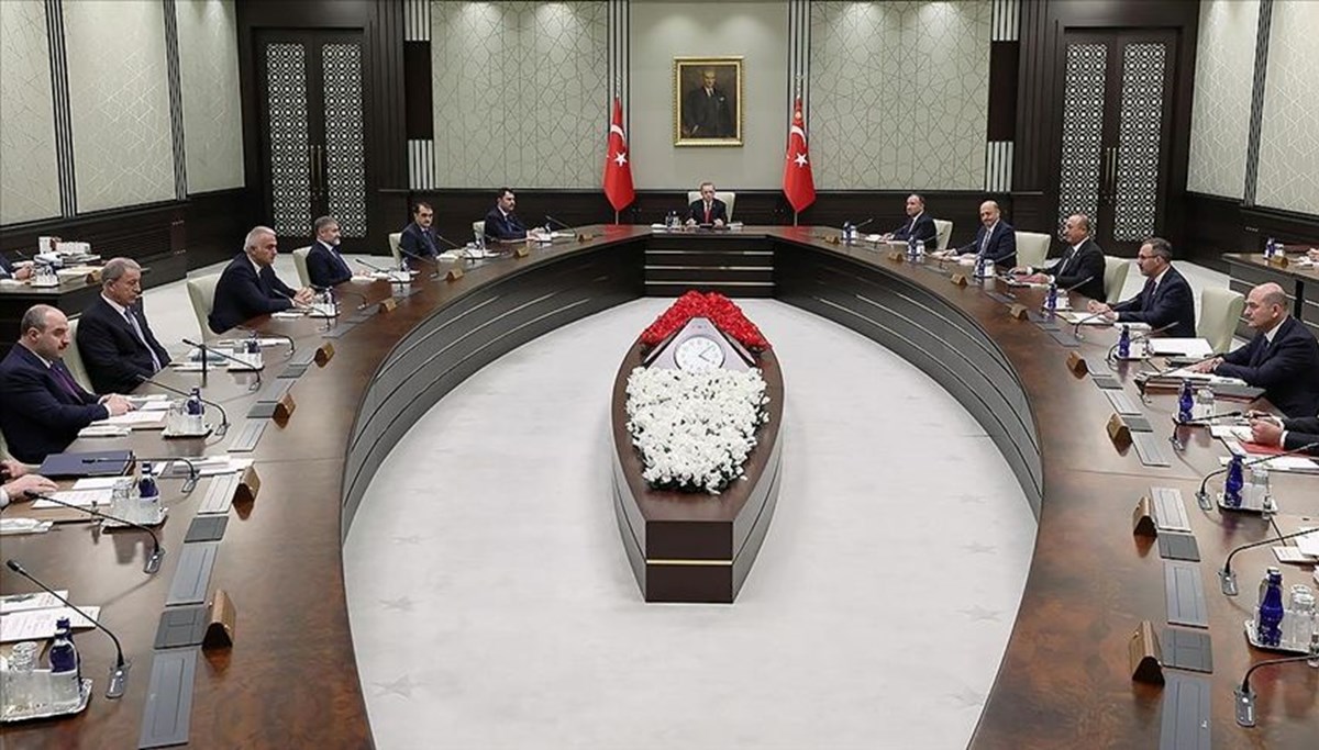 Gündemde EYT ve sözleşmeliye kadro var: Kabine toplantısı ne zaman yapılacak? Gündemde EYT ve sözleşmeliye kadro var: Kabine toplantısı ne zaman yapılacak?