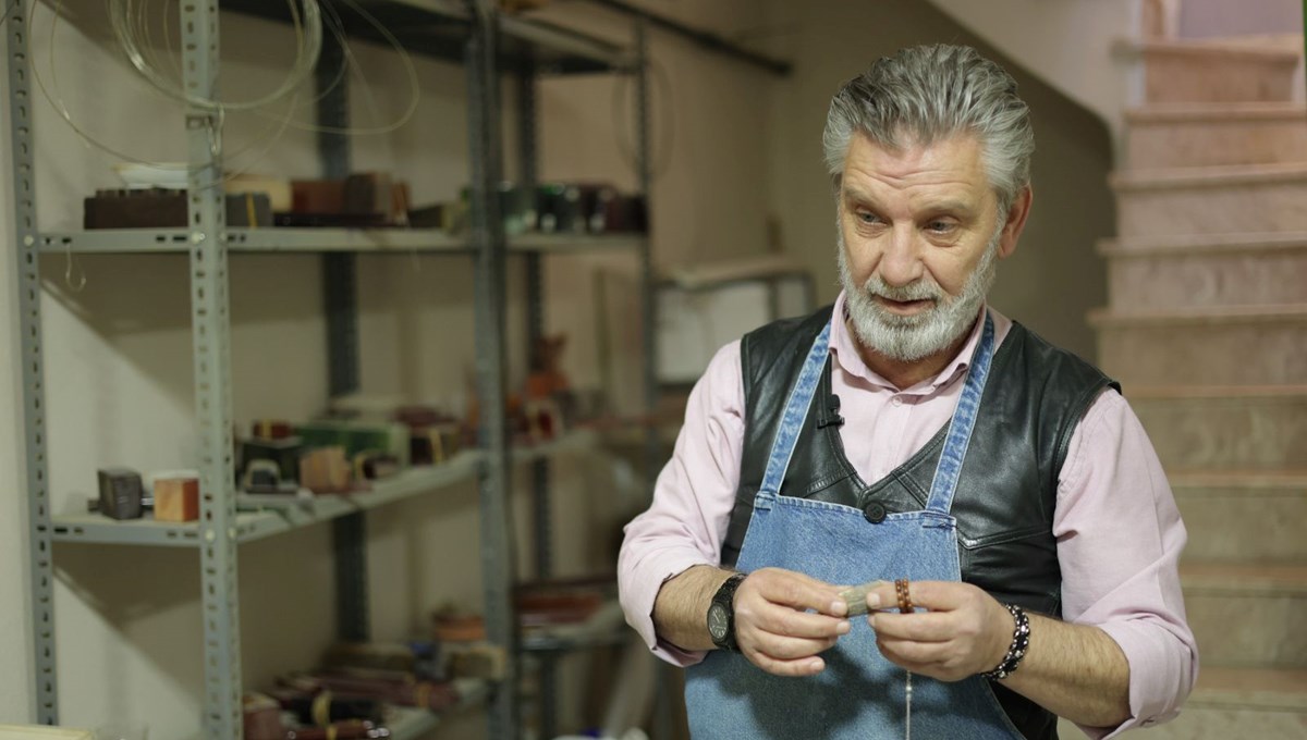 Tornacılığı bıraktı, tespih ustası oldu