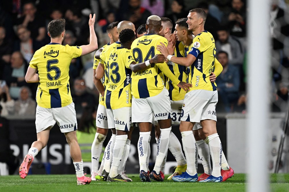 Fenerbahçe, Başakşehir deplasmanında 4 golle kazandı - 3