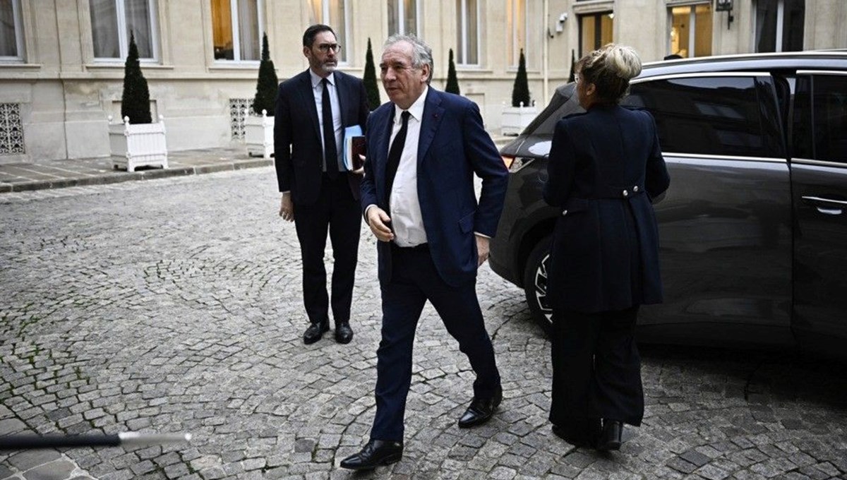 Fransa'da yeni hükümet kuruldu Fransa'da yeni hükümet kuruldu